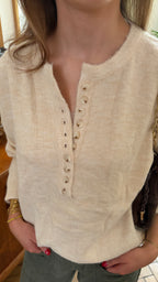 Pull léger à boutons