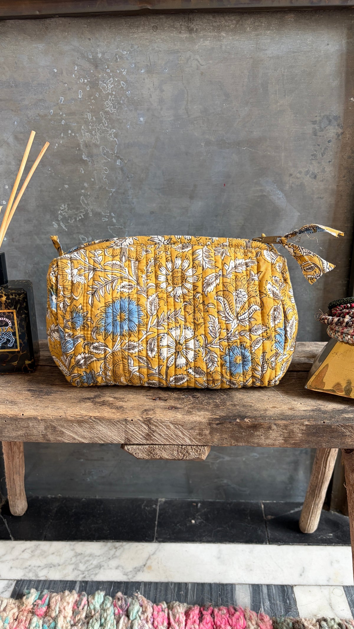 Trousse de toilette fleurie Moutarde