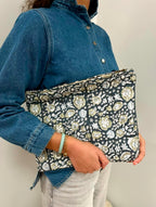 Pochette fleurie Noire