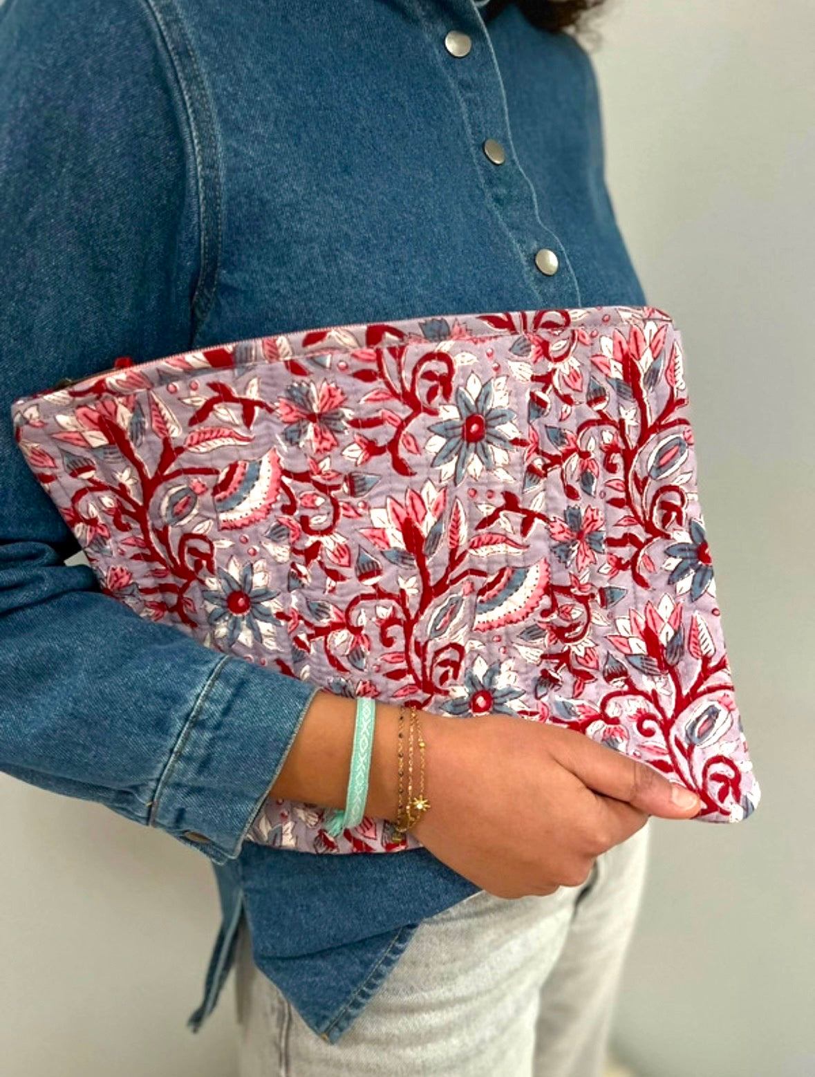Pochette fleurie Lila